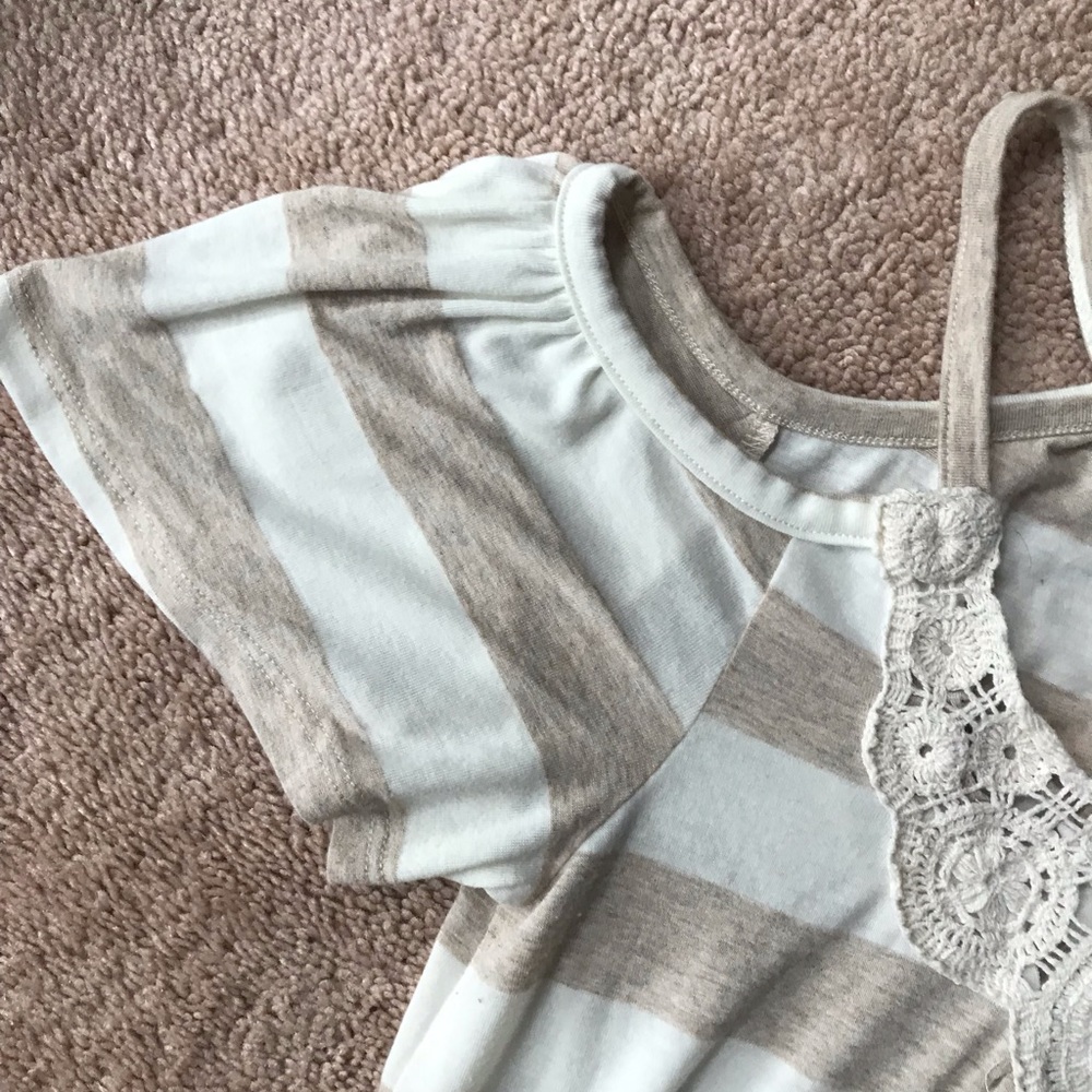 Cold Shoulder Top - Picture 3 of 6
